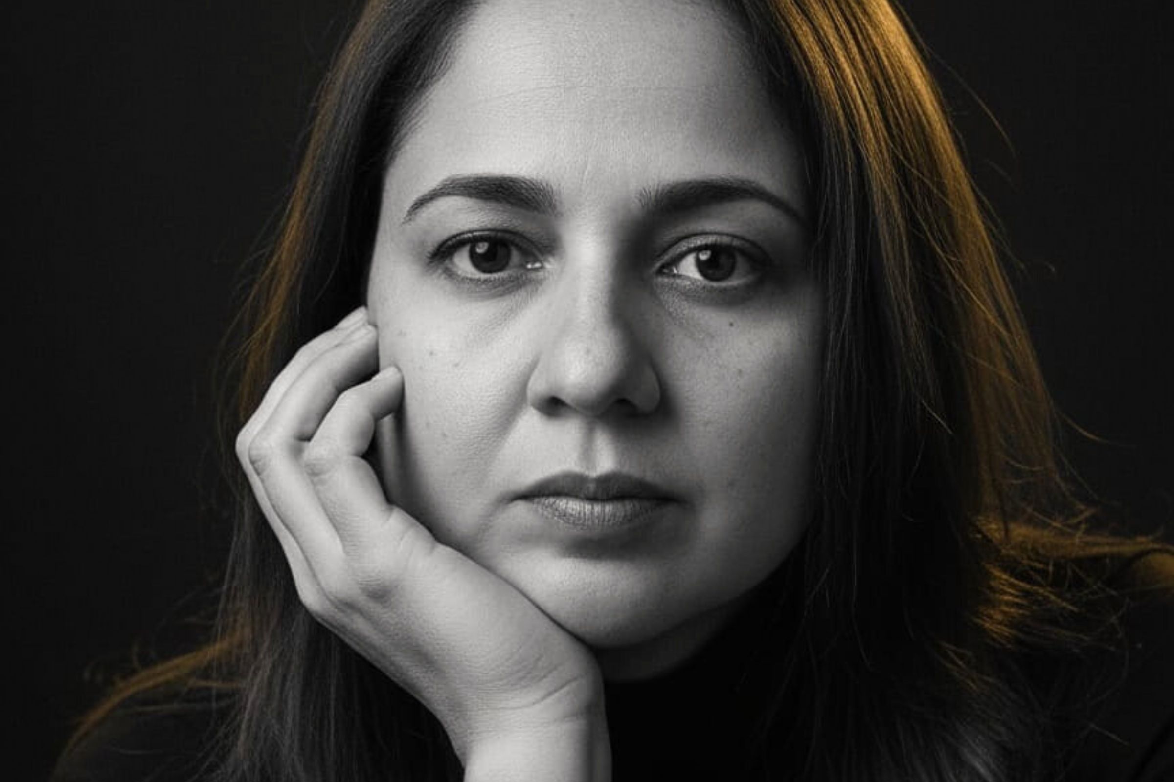 Ana Monção em retrato editorial